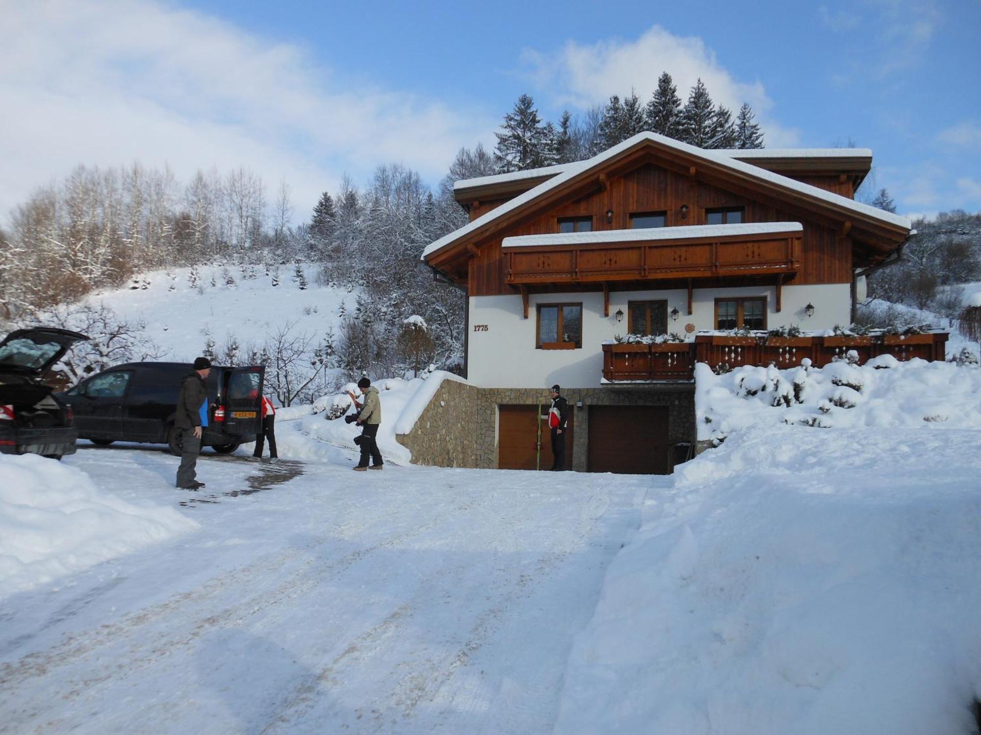 Margus Apartmany Ошчадница Екстериор снимка